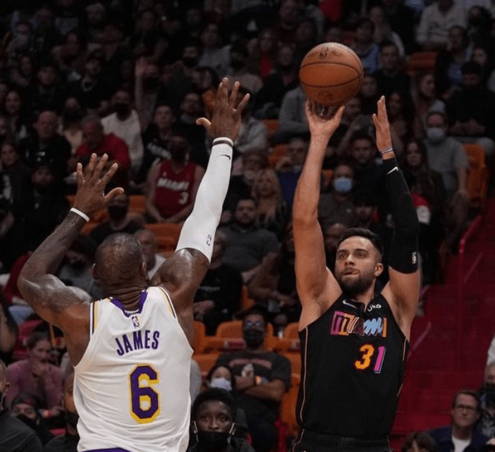 28圈-关于那不勒斯迎法国杯关键赛，清晨迎来里程碑，信心回归，细节决定成败的信息