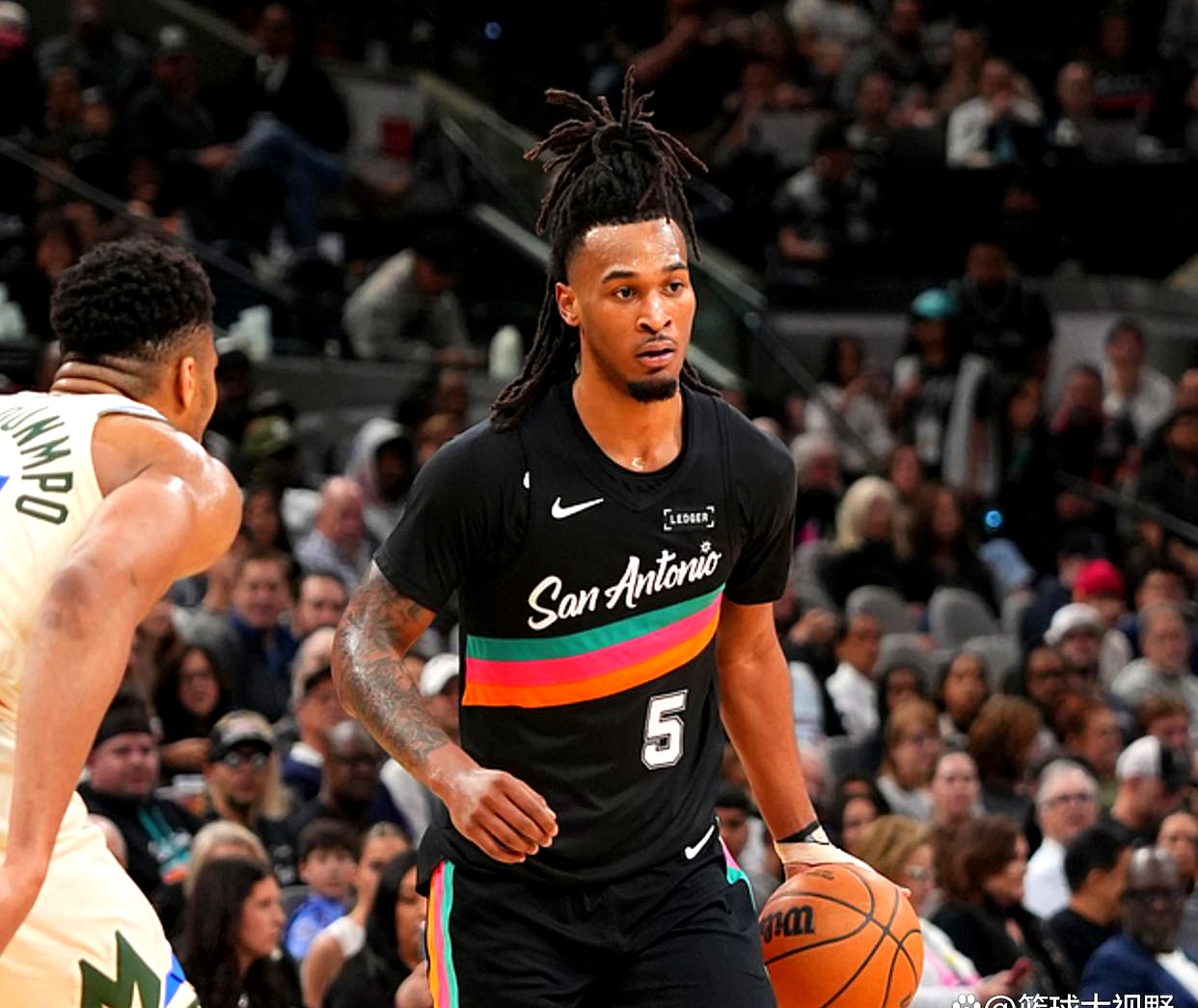 28quan-字母哥在塞尔维亚队比赛中高光表现，势不可挡引发热议！的简单介绍